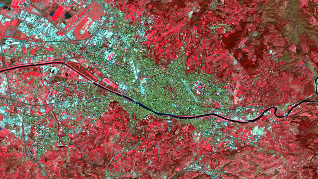 Satellitenbild des Monats August 2022: Florenz (Italien)