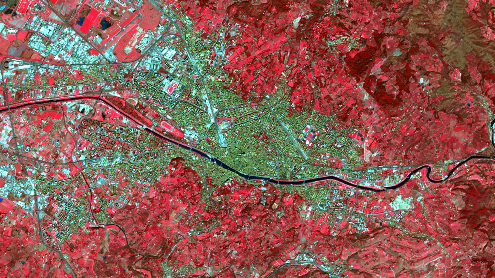 Satellitenbild des Monats August 2022: Florenz (Italien)